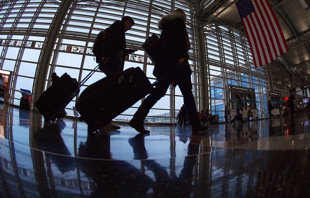 Las claves de la prohibición y restricciones de viaje a EEUU que firmó Trump