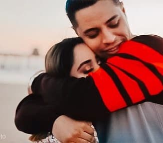 "La verdad que no se como te aguanto a te creas jaja. Mi amor gracias por estar a mi lado estos 11 años. Nos vemos pronto si Dios quiere".