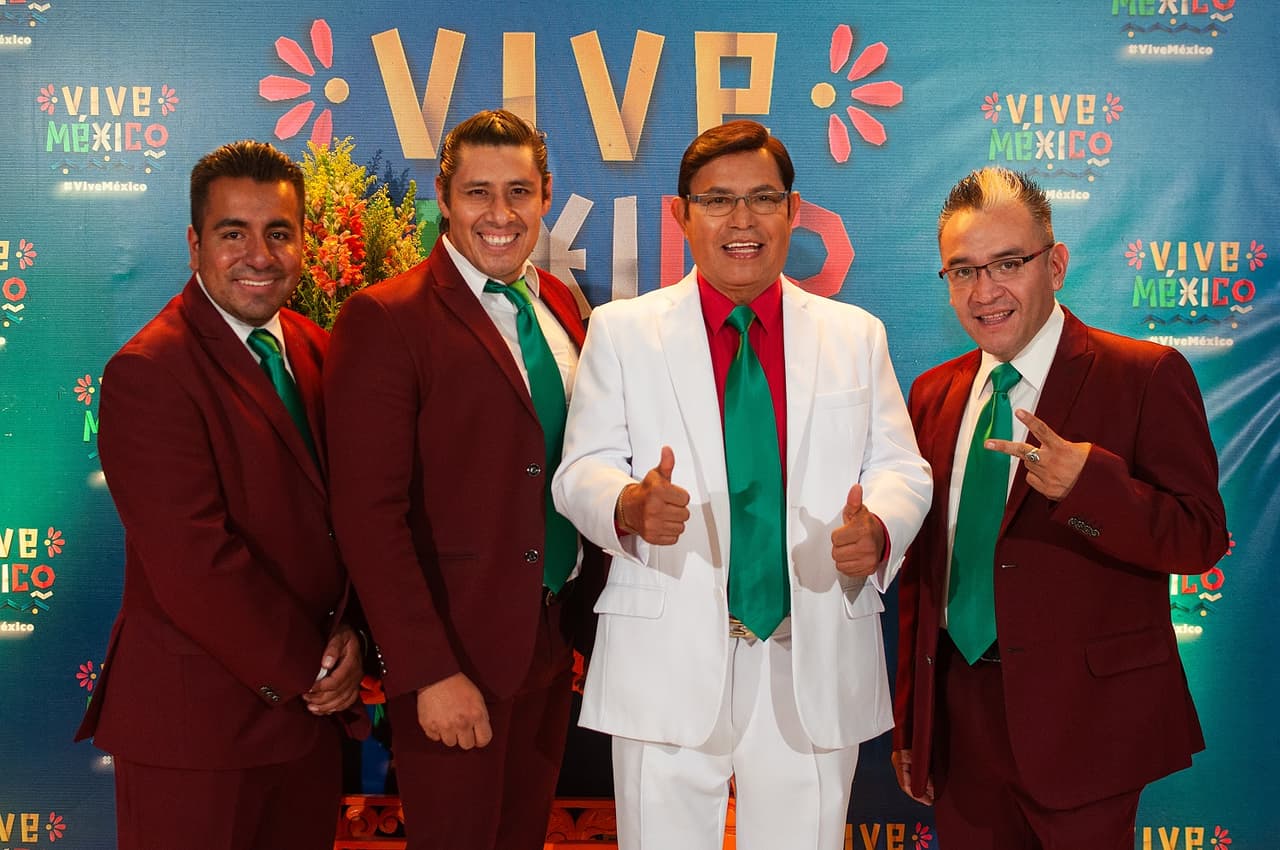 Vive México también contará con el ritmo de la cumbia de Rayito Colombiano, agrupación que se ha quedo en el corazón del público con temas como: “Muchachita Consentida”, “Al Despertar”, “Besar Tu Piel”.