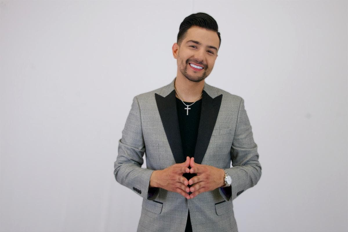 Luis Coronel estrena 'Dentro de Mis Ojos' y anuncia su próximo disco