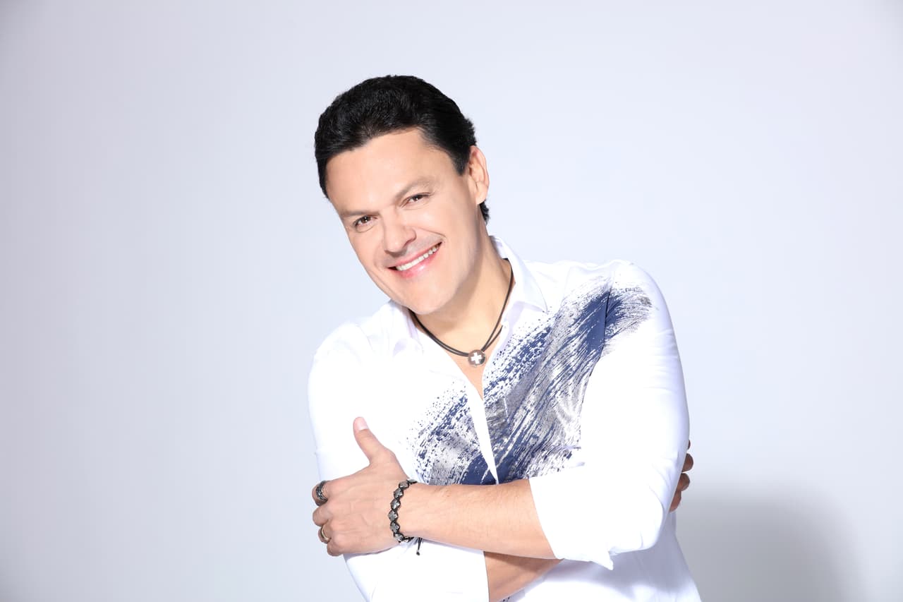 Pedro piensa que aún le faltan muchas cosas por hacer: discos, cintas, telenovelas y hasta teatro musical.