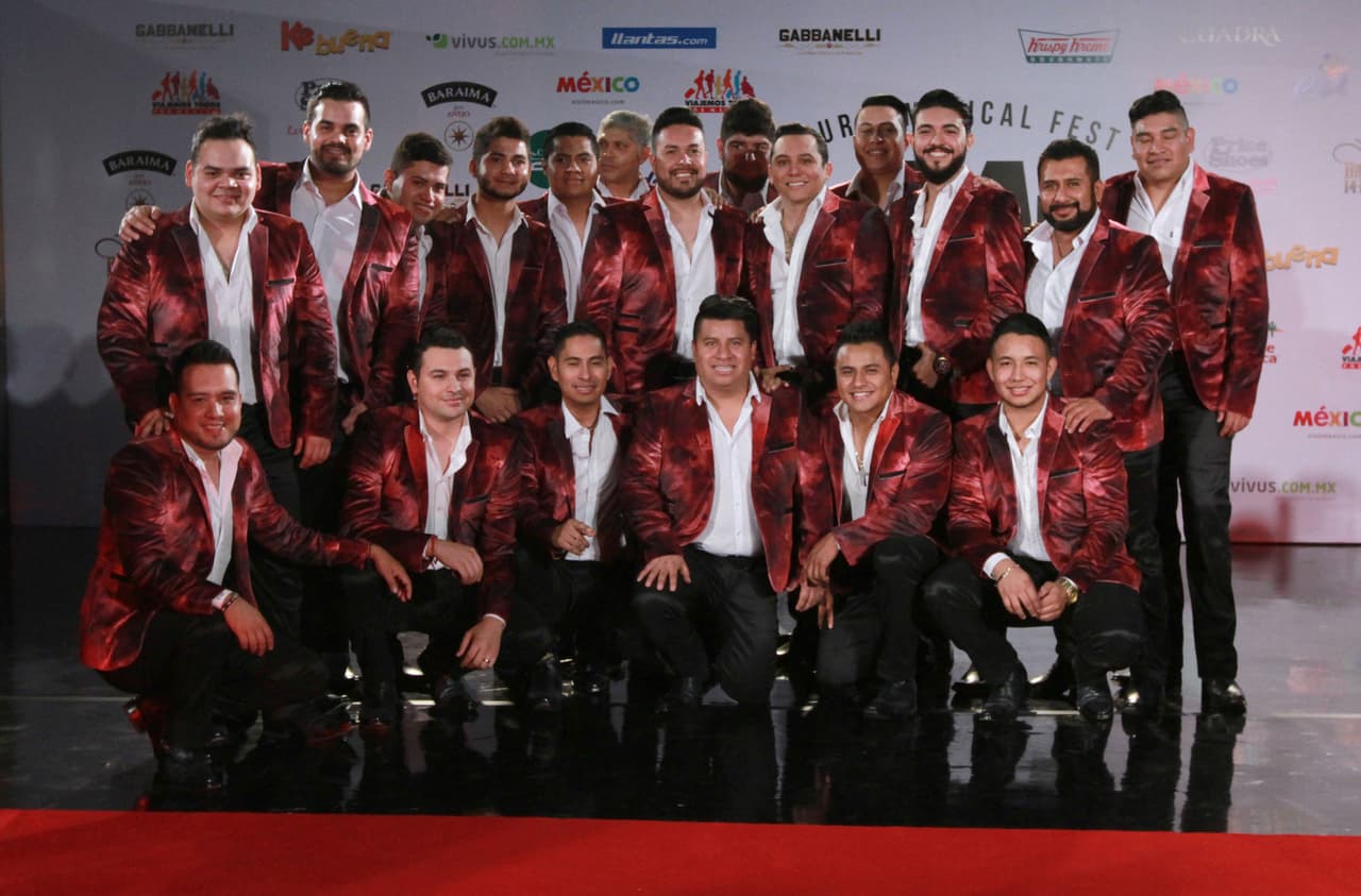 Edwin Luna promociona 'Fíjate Que Sí', su más reciente sencillo