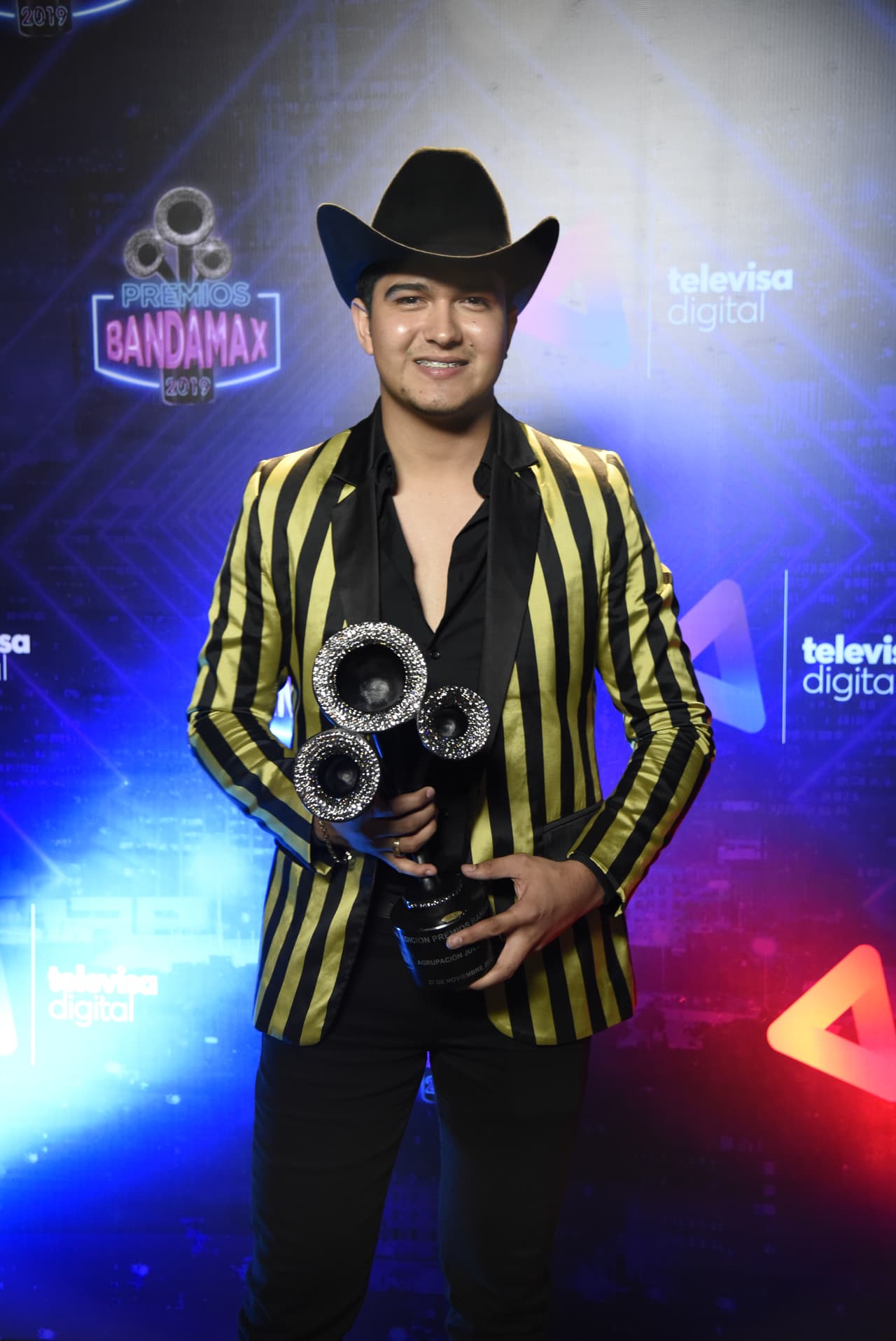 Ulices Chaidez se coronó como "Mejor Agrupación Juvenil" en esta entrega. "Nadie más que ustedes tiene la culpa que esté viviendo este tipo de experiencias, gracias infinitas", escribió el cantante en su Instagram cuando presumió su premio.