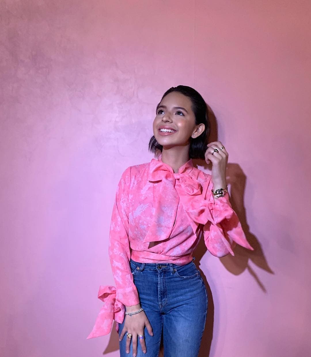 El color rosa es uno de los preferidos por la novel cantante.