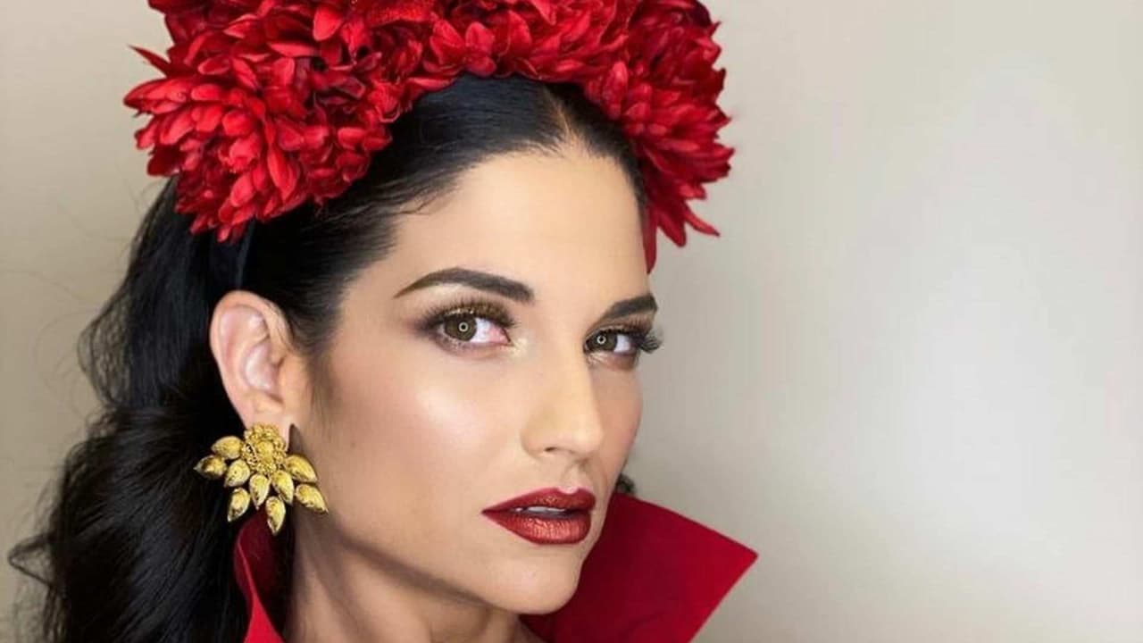 Tremendo palomazo se aventó Natalia Jiménez, de La Quinta Estación, junto a mariachi en el centro de la CDMX