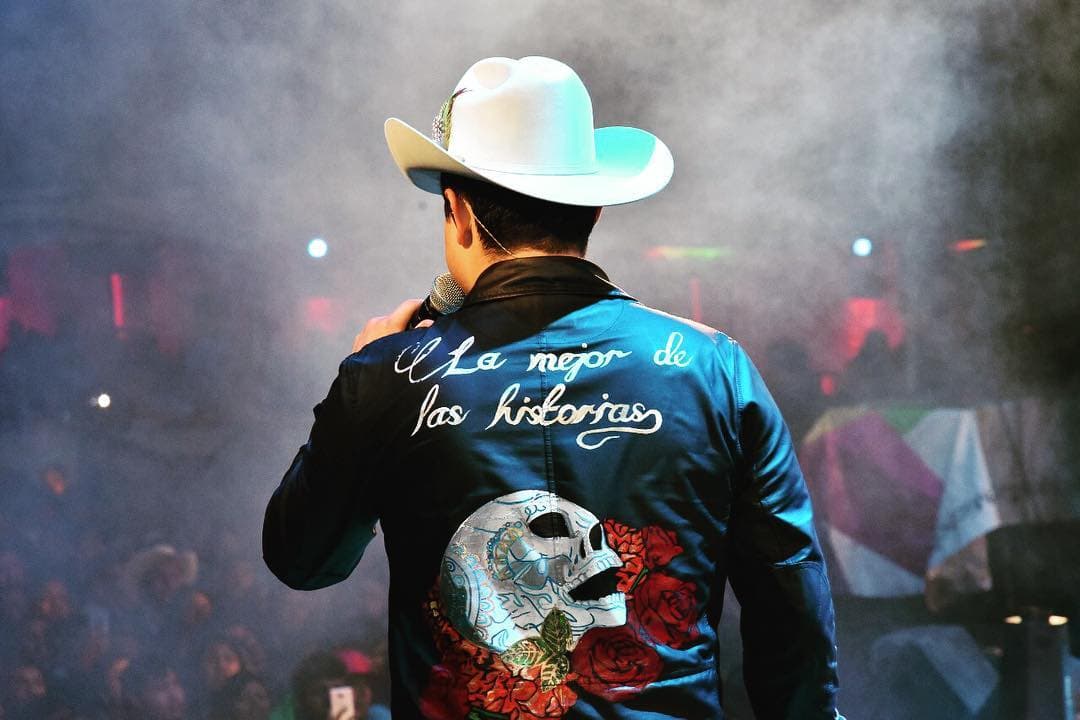 "La Mejor de las Historias" fue la carta de presentación del disco "El Día de los Muertos", de 2019.