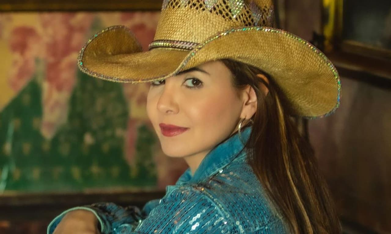 Laura Denisse cuenta sobre su carrera en la música mexicana