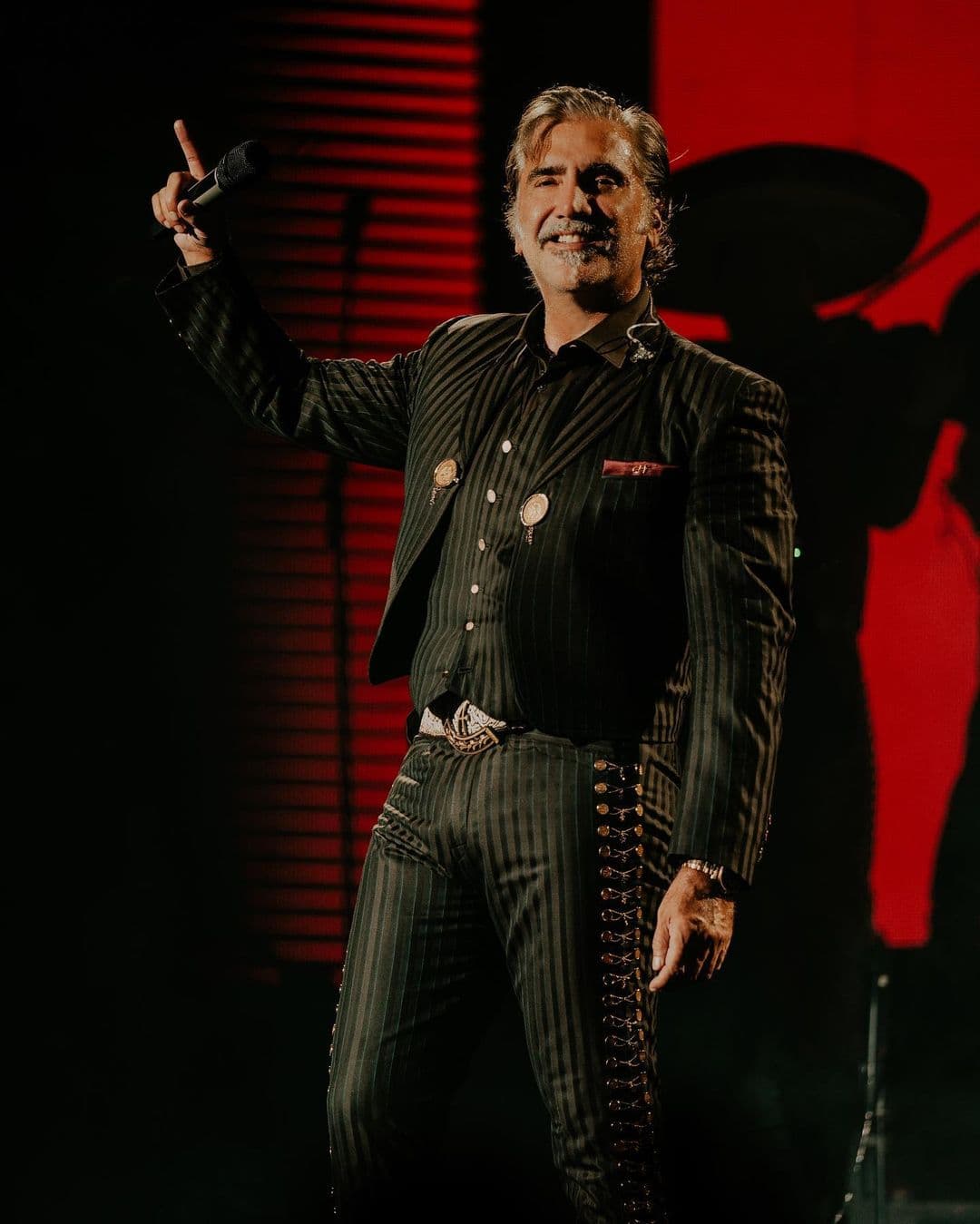 Alejandro Fernández anuncia su regreso al Festival Viña del Mar 2023