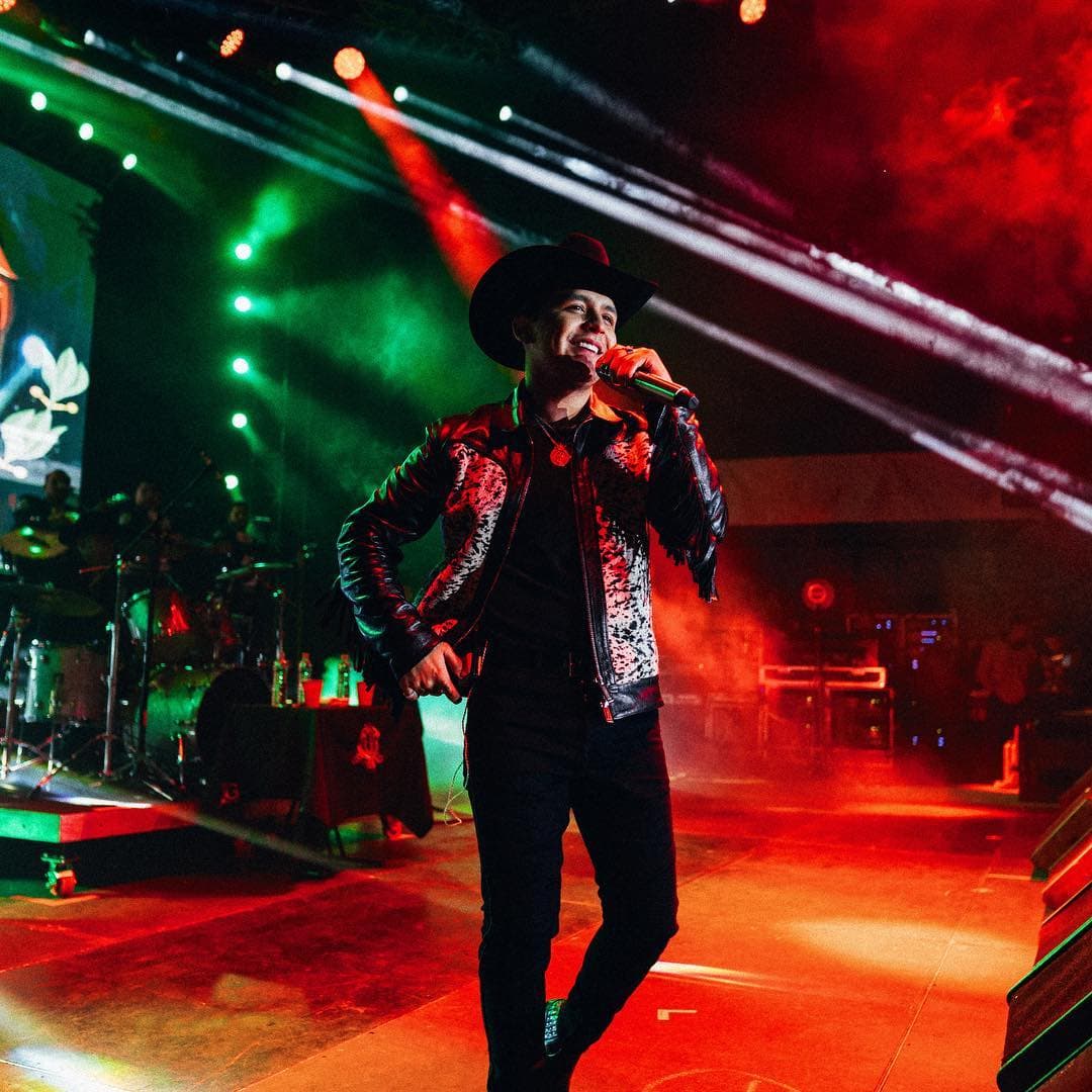 Christian Nodal llega a los Premios Bandamax 2019 como una de las figuras más importantes.