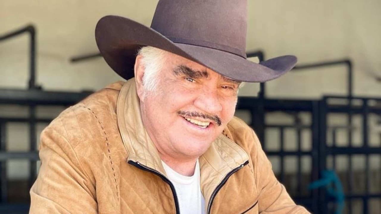 Así prepara Vicente Fernández raspados... ¡con piquete!