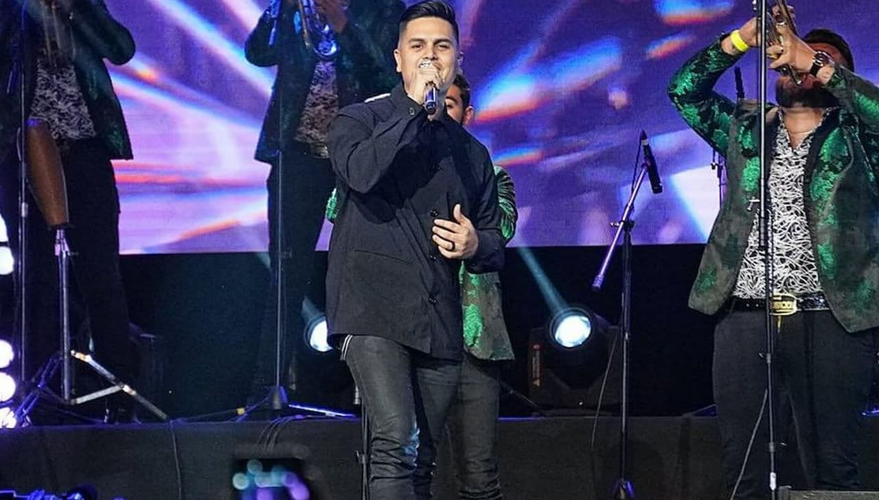 Régulo Caro celebrará 10 años de trayectoria musical