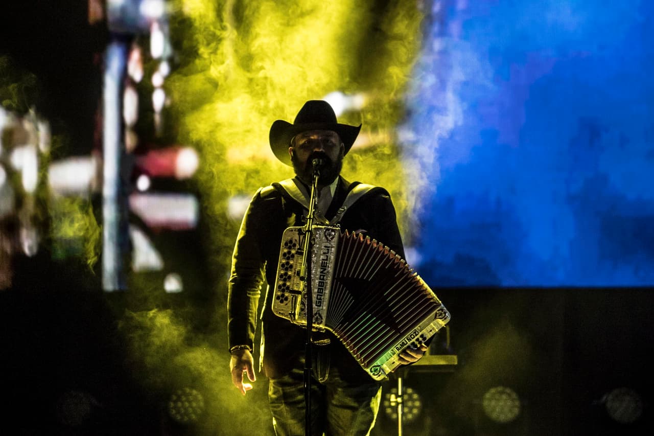 Presentación de Intocable en el VIve Latino 2019