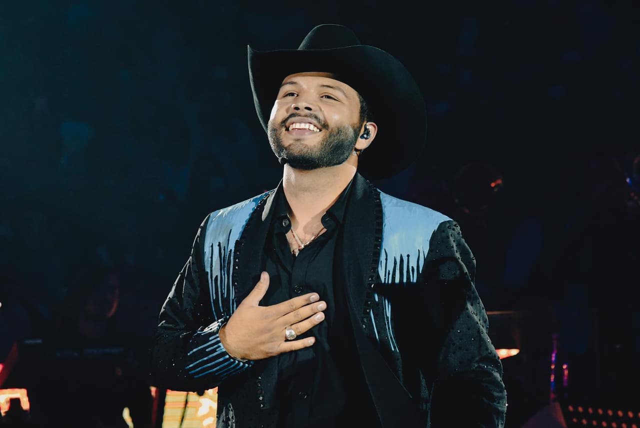 Leonardo Aguilar triunfa en su concierto en el Palenque de Metepec