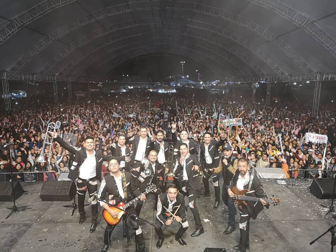 Ante más de 50 mil asistentes, la banda Pequeños Musical se presentó en la Feria de Chalco 2019.
