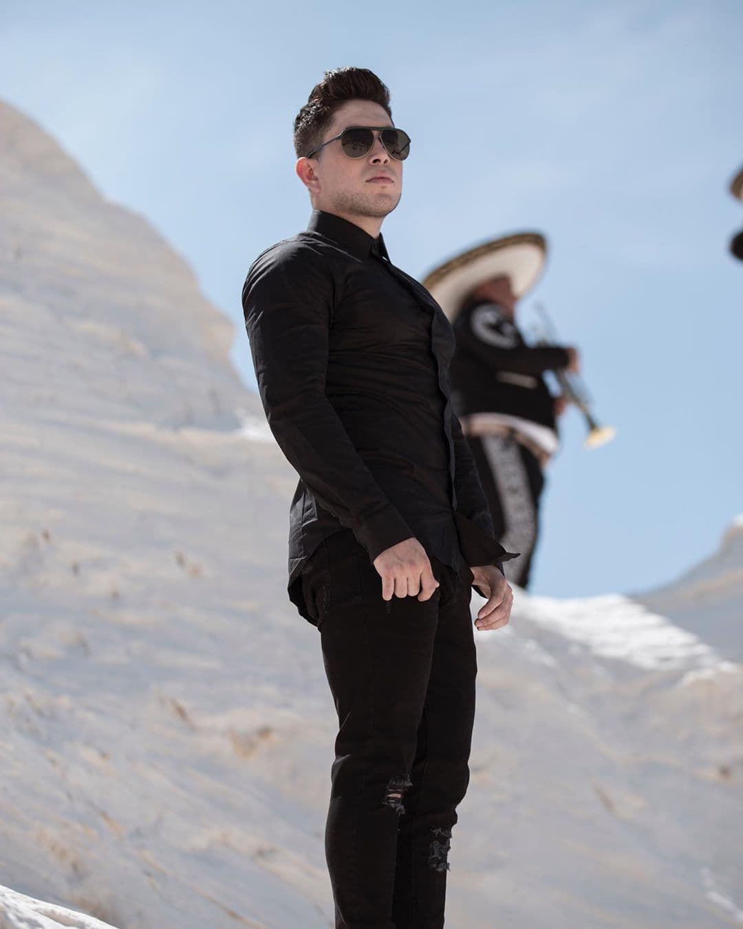 Mejor Álbum de Música Ranchera/Mariachi. El Bebeto acudirá a la gala en Las Vegas para ver si puede ganar el premio por su exitoso disco "Mi Persona Preferida", producido por Espinoza Paz.