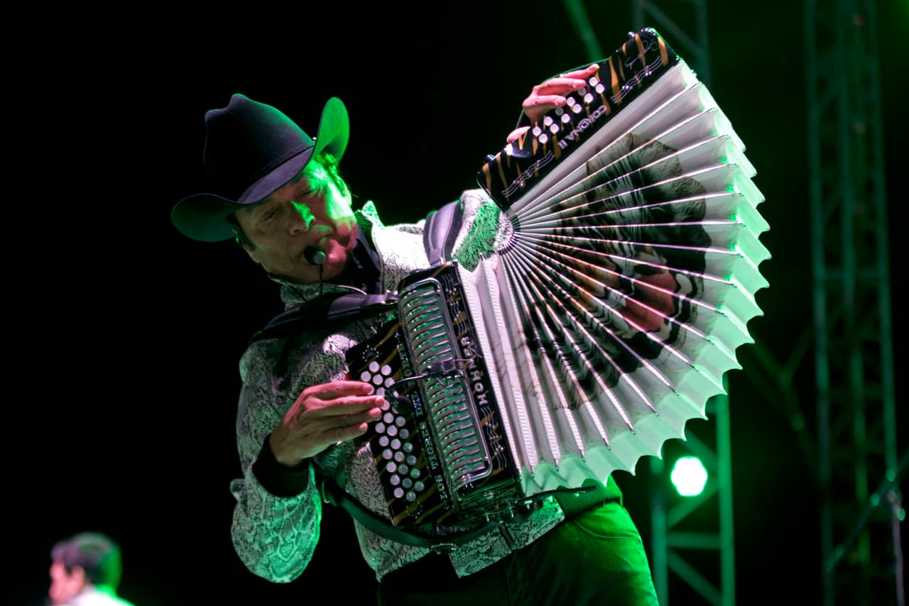 Los Tigres del Norte han sido los únicos autorizados por el Departamento de Correcciones de Rehabilitación De California para grabar en Folsom, 50 años después de que Johnny Cash también lo hiciera.