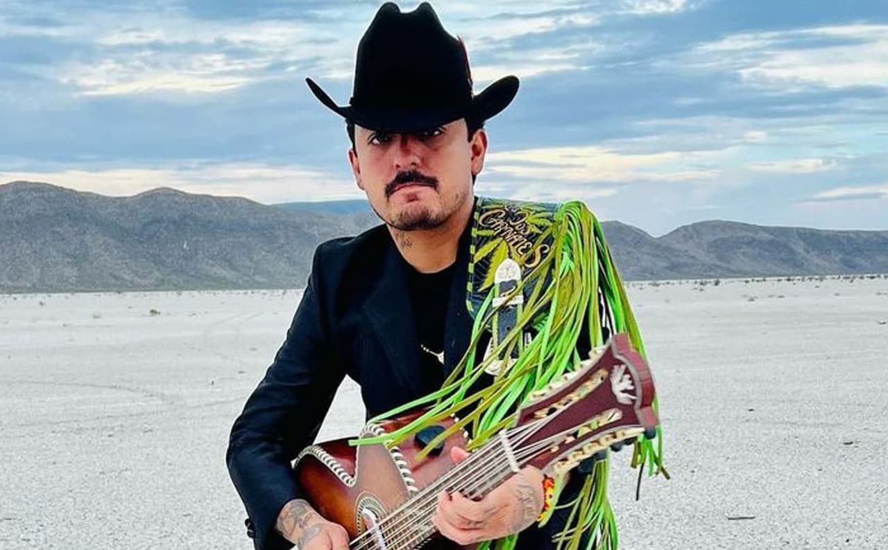 Poncho Quezada, de Los Dos Carnales, atendió a sus todos sus fans que le pidieron una foto