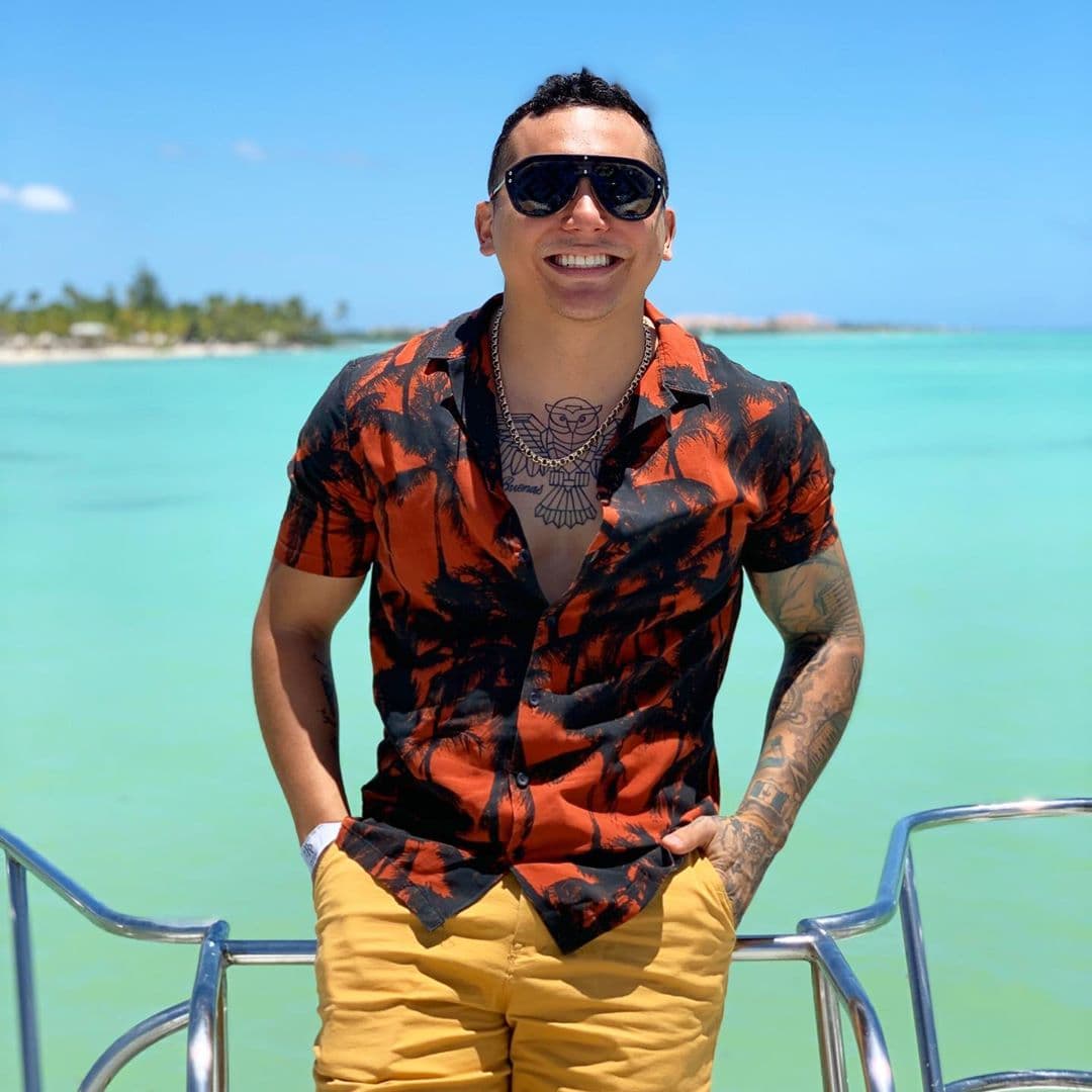 Edwin Luna, quien compartió ser talla 30 en pantalón, aclaró que aunque de la cintura le ajustan bien sus prendas, de las piernas suelen vérsele mas justas.