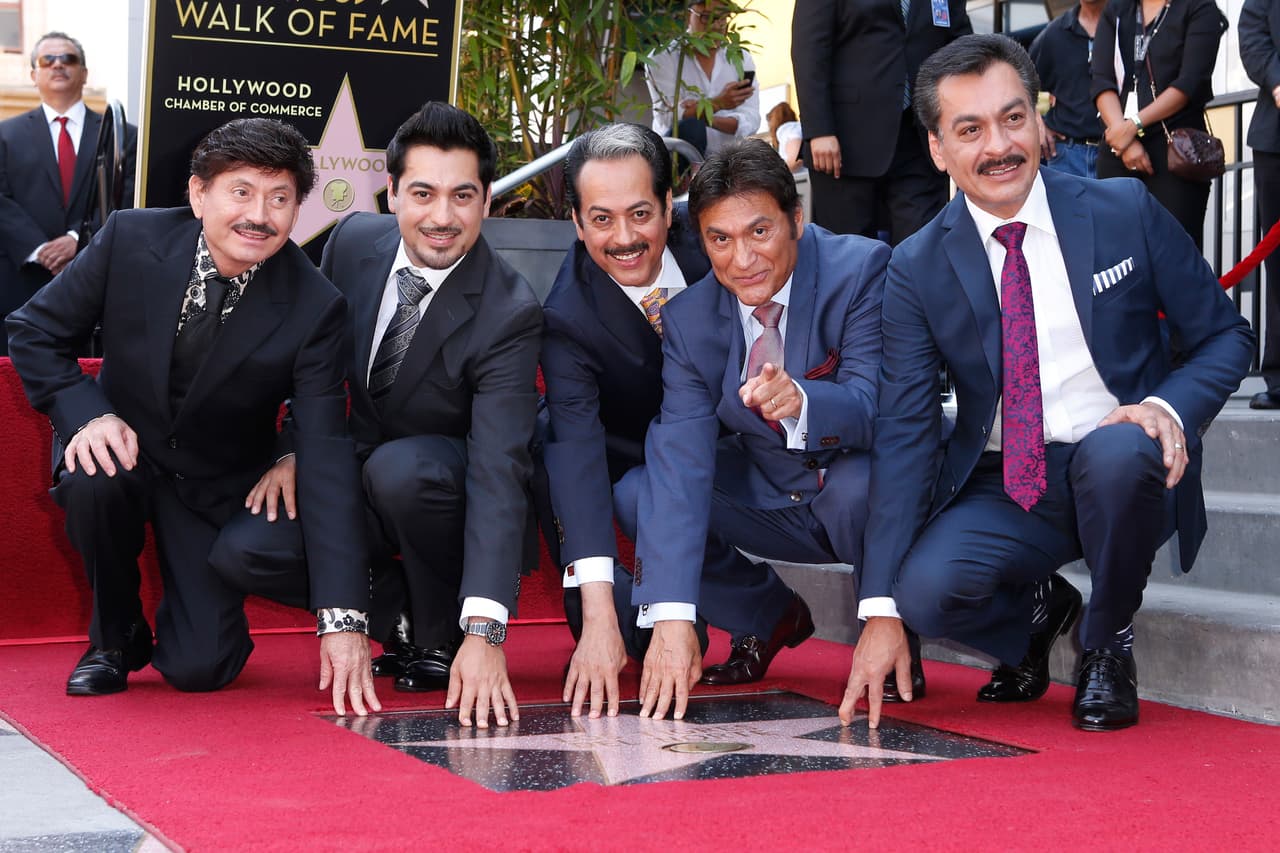 Los Tigres del Norte buscan a sexy reggaetonero para colaboración
