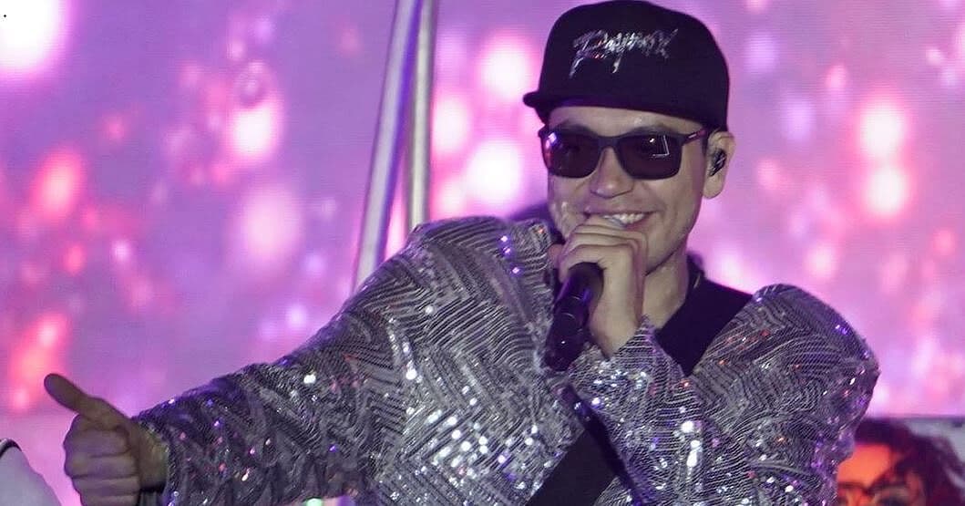 Raymix mostró oficialmente a su pareja sentimental