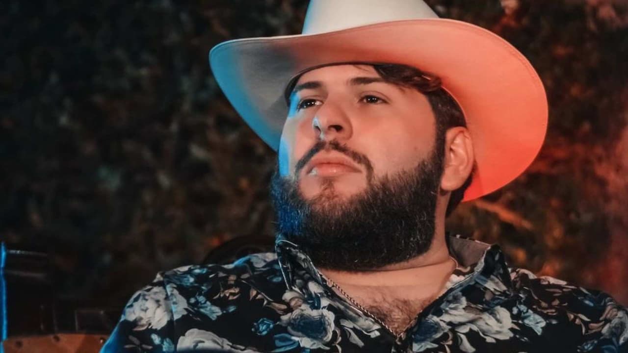 'Borracho de Cochera' la nueva canción de El Fantasma