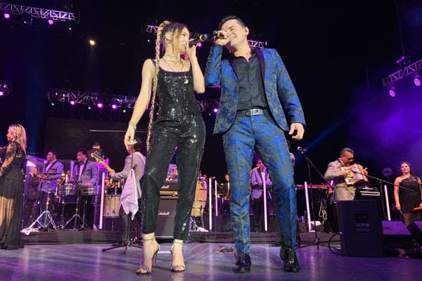 Belinda y Horacio Palencia unieron sus voces junto al sonido de Los Ángeles Azules en "Amor A Primera Vista".