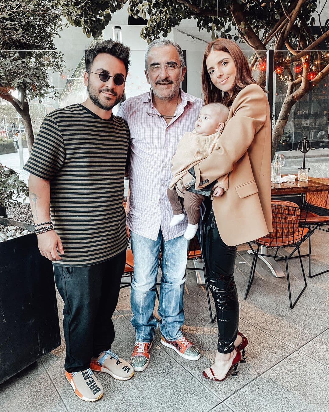Luca Fernández. Ramón Fernández, hijo de Vicente Fernández Jr., compartió con sus seguidores el momento en el que “El Charro de Huentitán” conoció a su tercer bisnieto.
