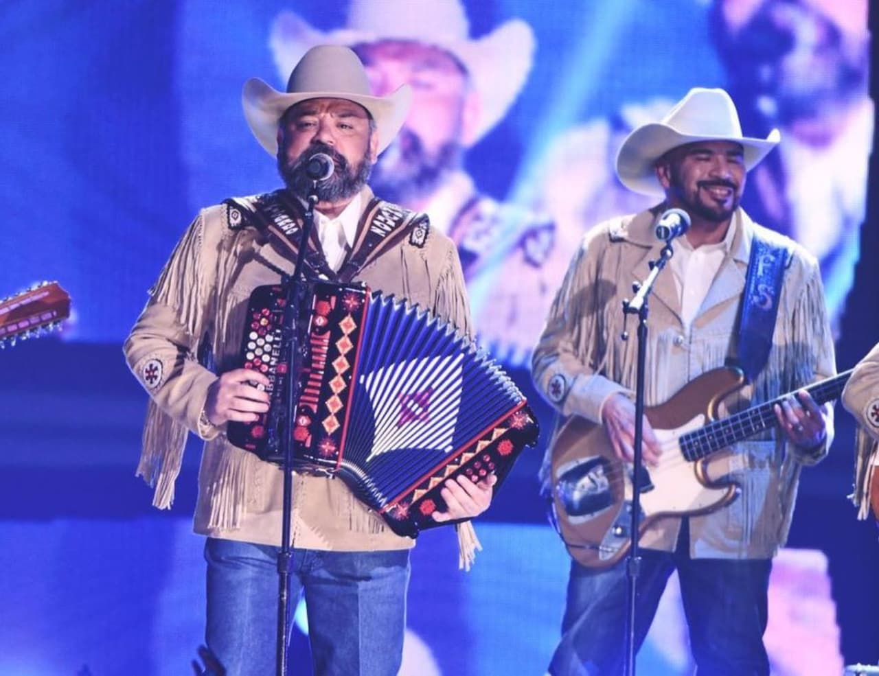 Intocable es reconocido por el Premio Lo Nuestro a la Excelencia musical.