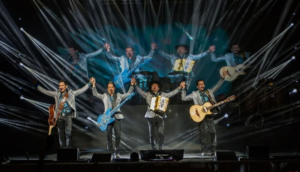 Los Tigres del Norte dan a conocer nueva versión de 'Besos de papel'