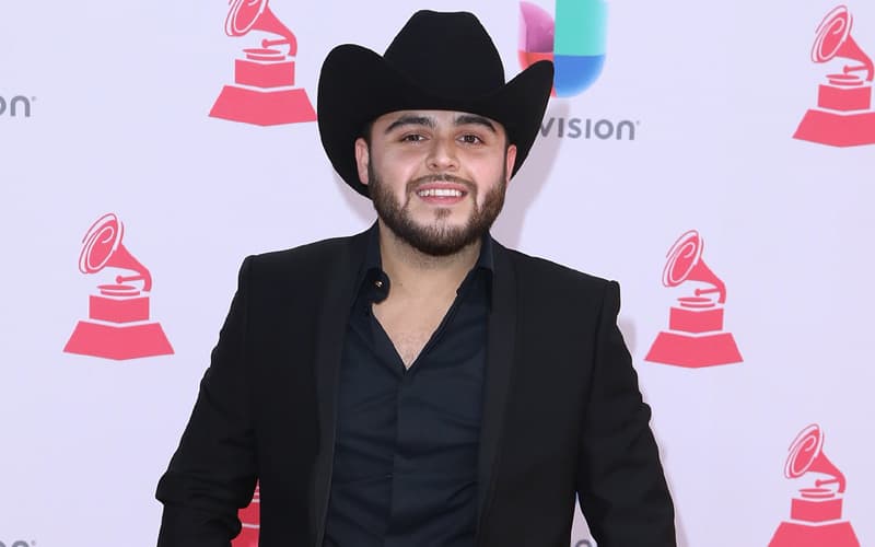 Gerardo Ortíz en los Latin Grammy de 2016