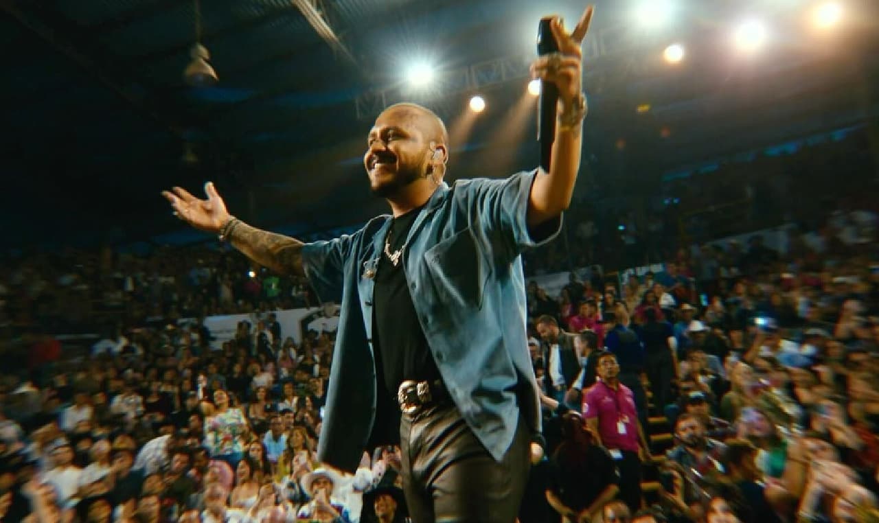 Christian Nodal revela próxima colaboración con Residente
