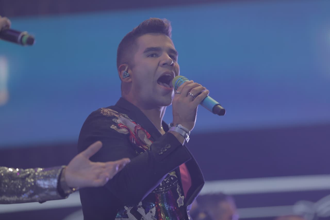 La presencia del integrante de Grupo Cañaveral enloqueció a los asistentes al evento.