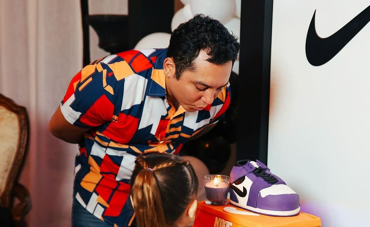 Entre pasteles y mensajes, Edwin Luna celebró su cumpleaños número 35
