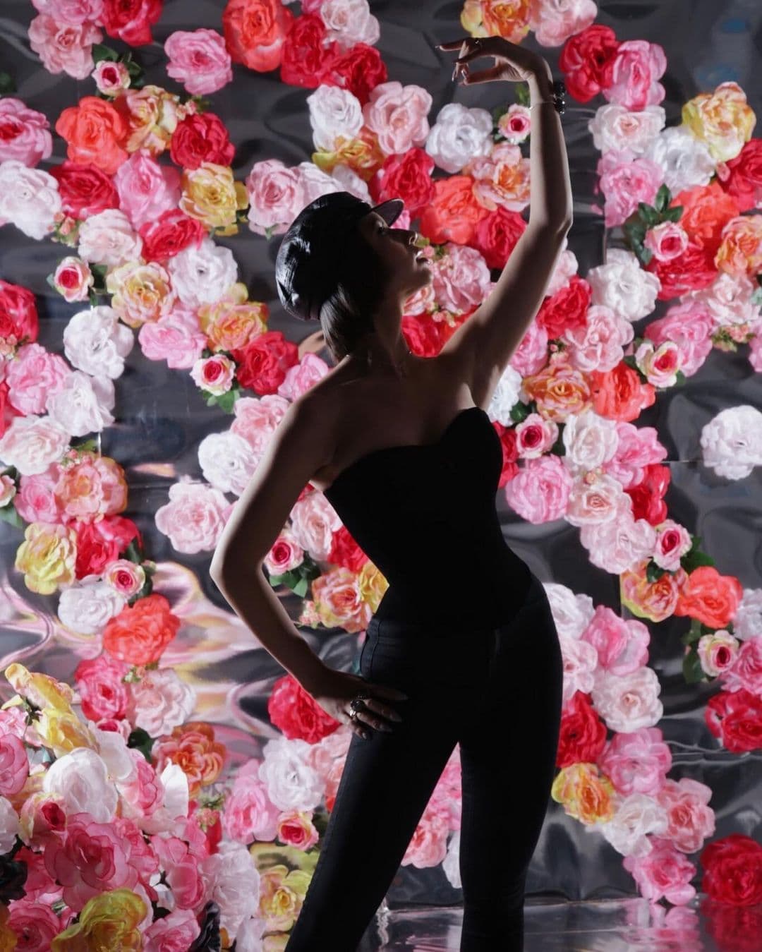 En Spotify, se coloca en las playlists más destacadas como “Éxitos México”, “Regional Mexicano-Banda & Norteño Hits”, “La Reina”, “Viva Latino” y “Mega Éxitos 2020”, entre otras.