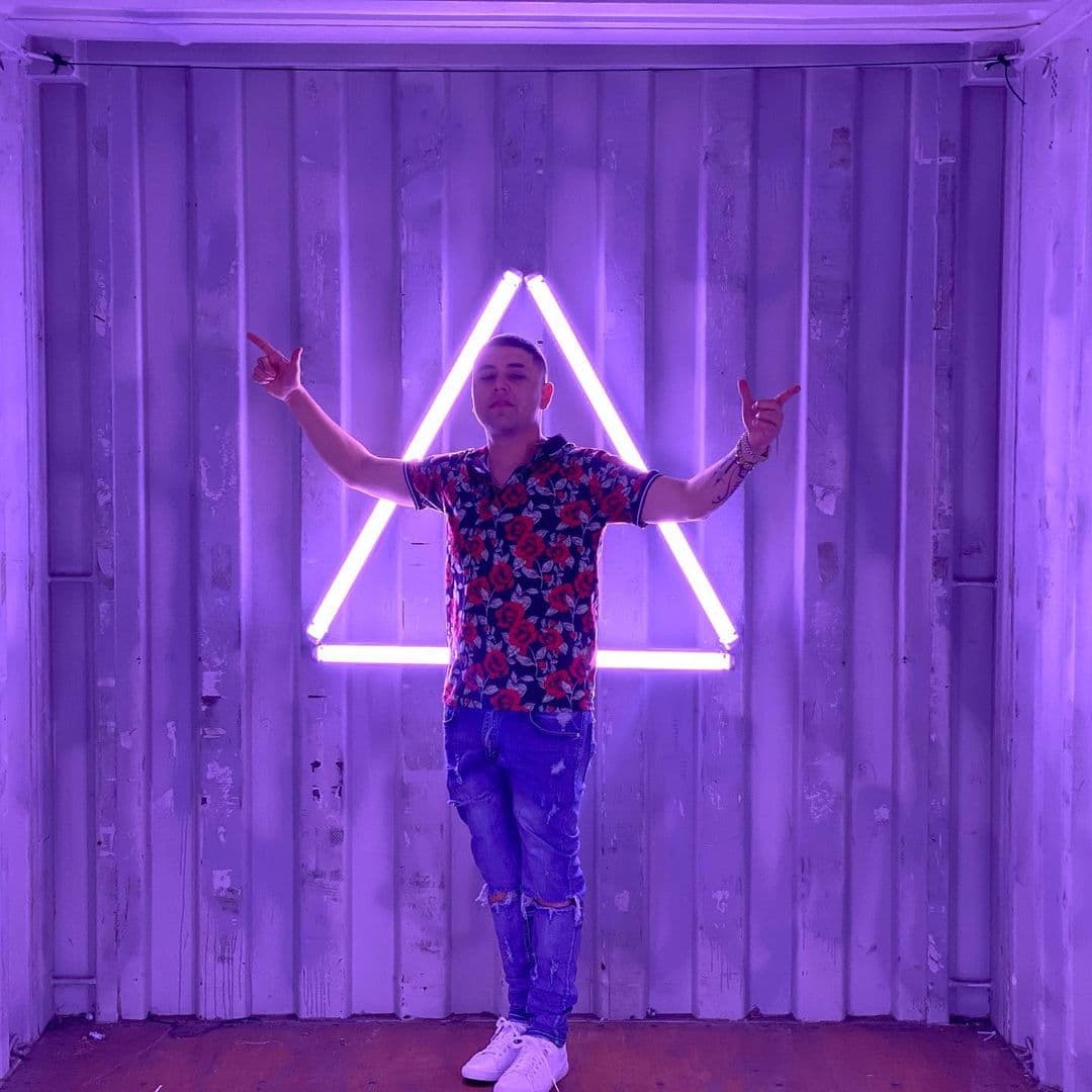 "Enero" es de la autoría de Abraham Vázquez y ya está disponible en todas las plataformas digitales.