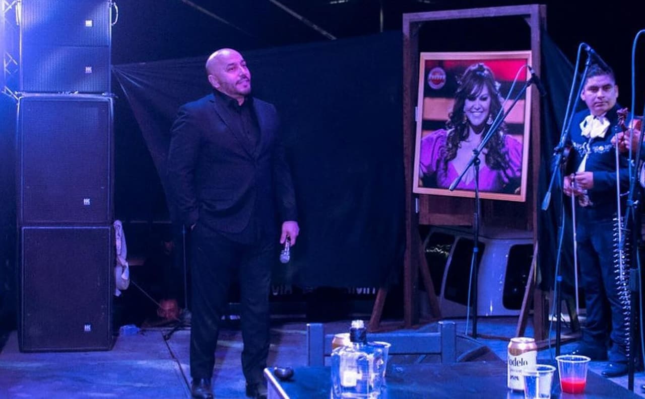 Lupillo Riviera rinde homenaje a su hermana Jenni