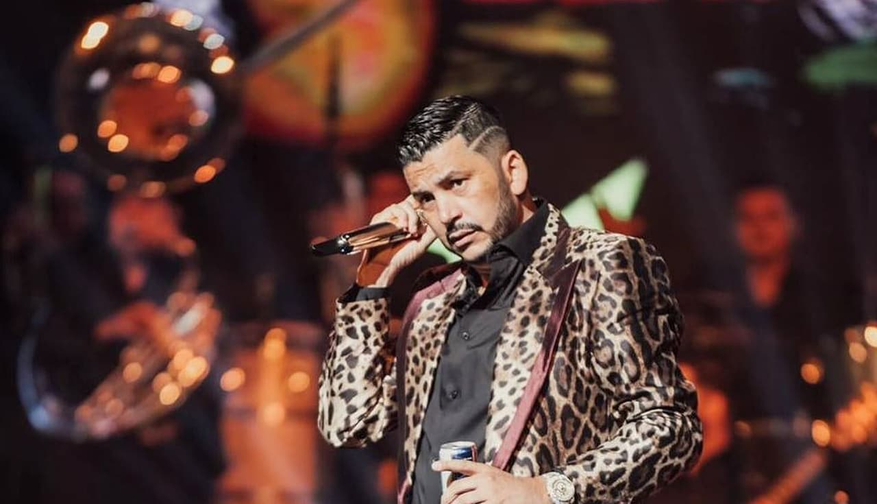 'El Flaco' defiende el amor sin importar el género con 'Te Lo Debo a Ti'
