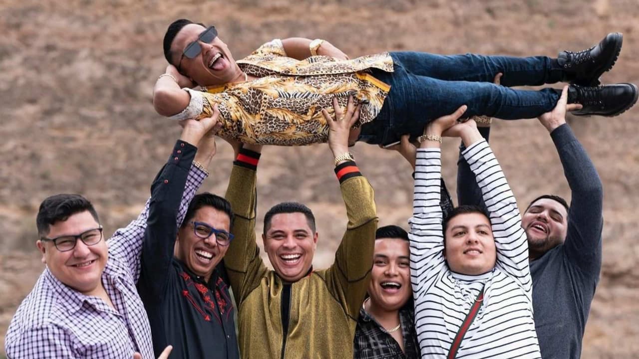 Desde un humilde patio, así iniciaron Eduin Caz y Joaquín Ruíz su sueño llamado Grupo Firme