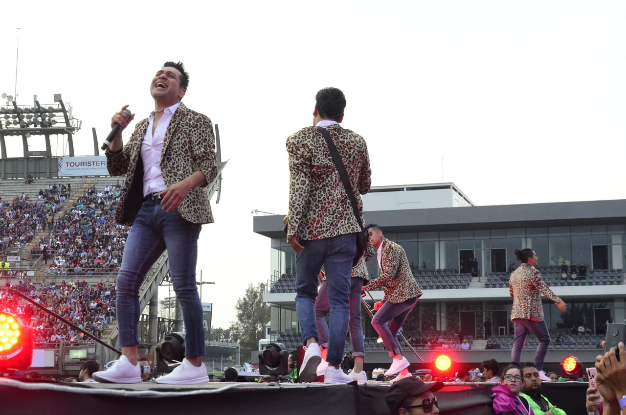 Grupo G calentó los motores del evento realizado en el Foro Sol.