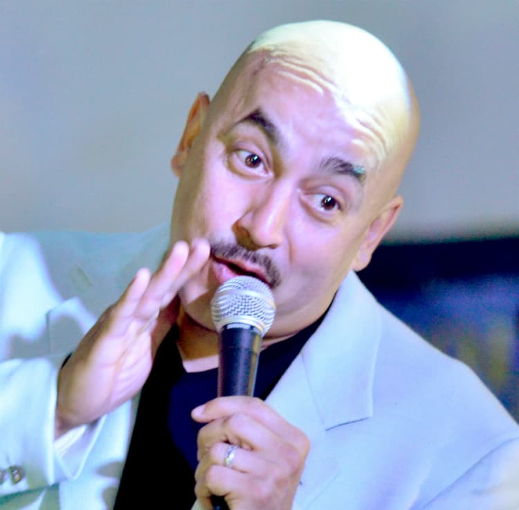 Flechado por una fan: Lupillo Rivera estrena noviazgo