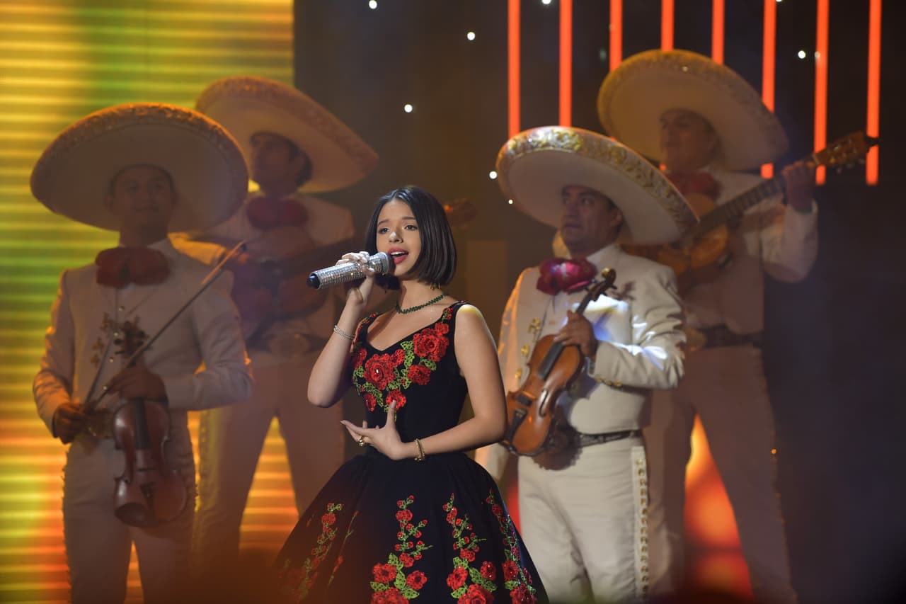 <br>
<br>"Corazoncito Tirano" fue el tema que Ángela Aguilar eligió para encantar a los asistentes.
<br>