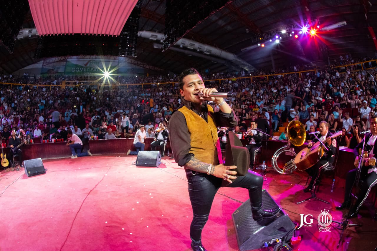 Christian ofreció más de treinta temas en su concierto de la Feria de Gómez Palacio, Durango.