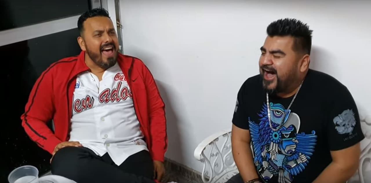 Carlos Sarabia y Luis Antonio López fueron los cantantes de Banda El Recodo tras la salida de Julio Preciado.