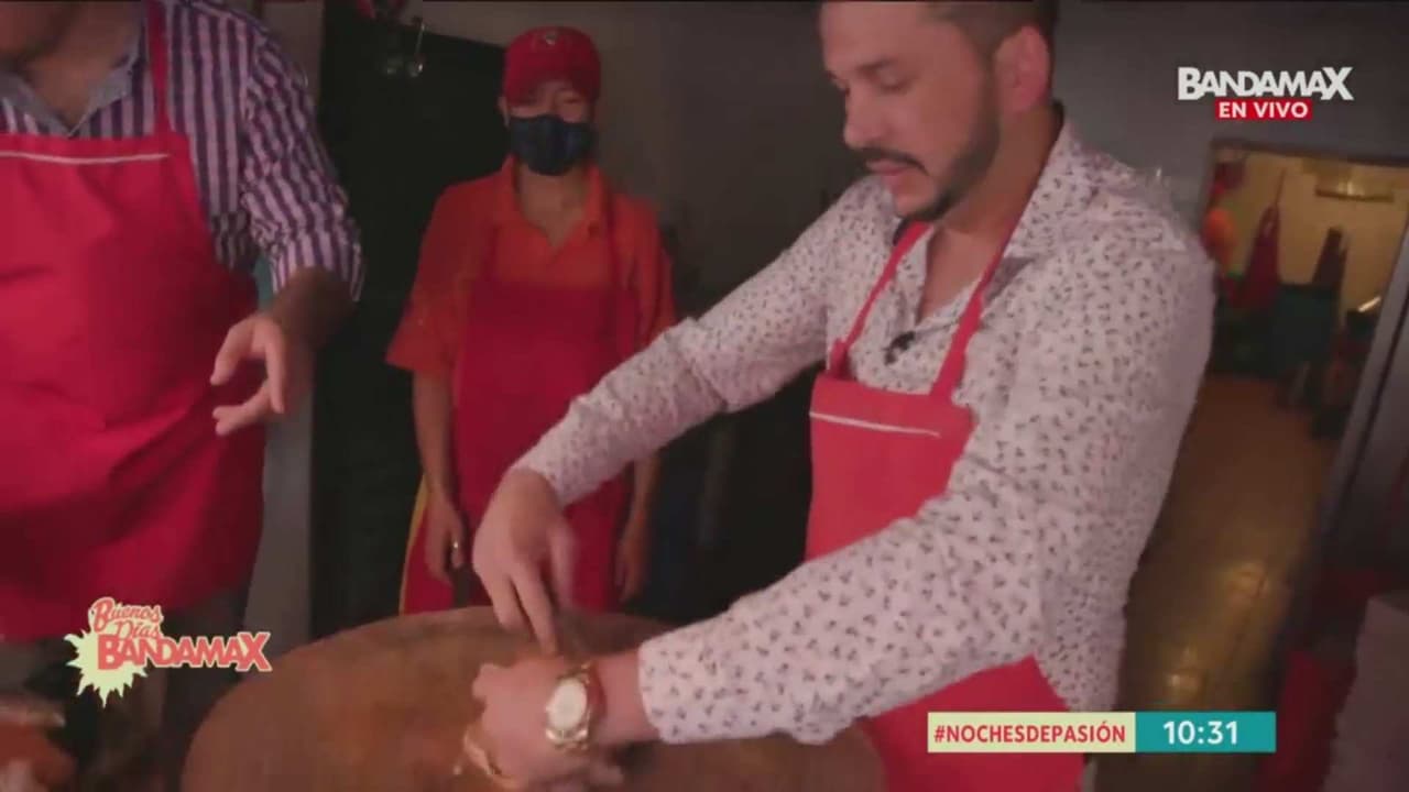Luis Ángel 'El Flaco' demuestra sus habilidades como taquero