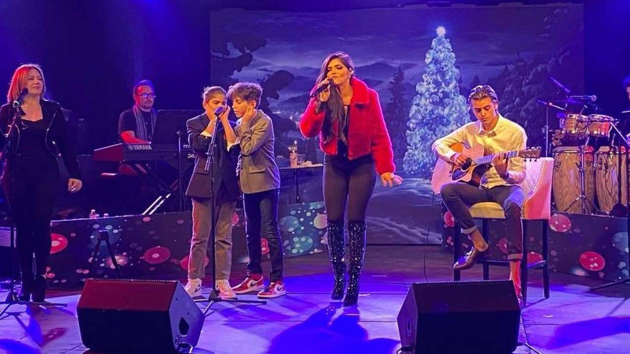 Por primera vez Ana Bárbara canta en vivo con sus hijos, durante su concierto en línea