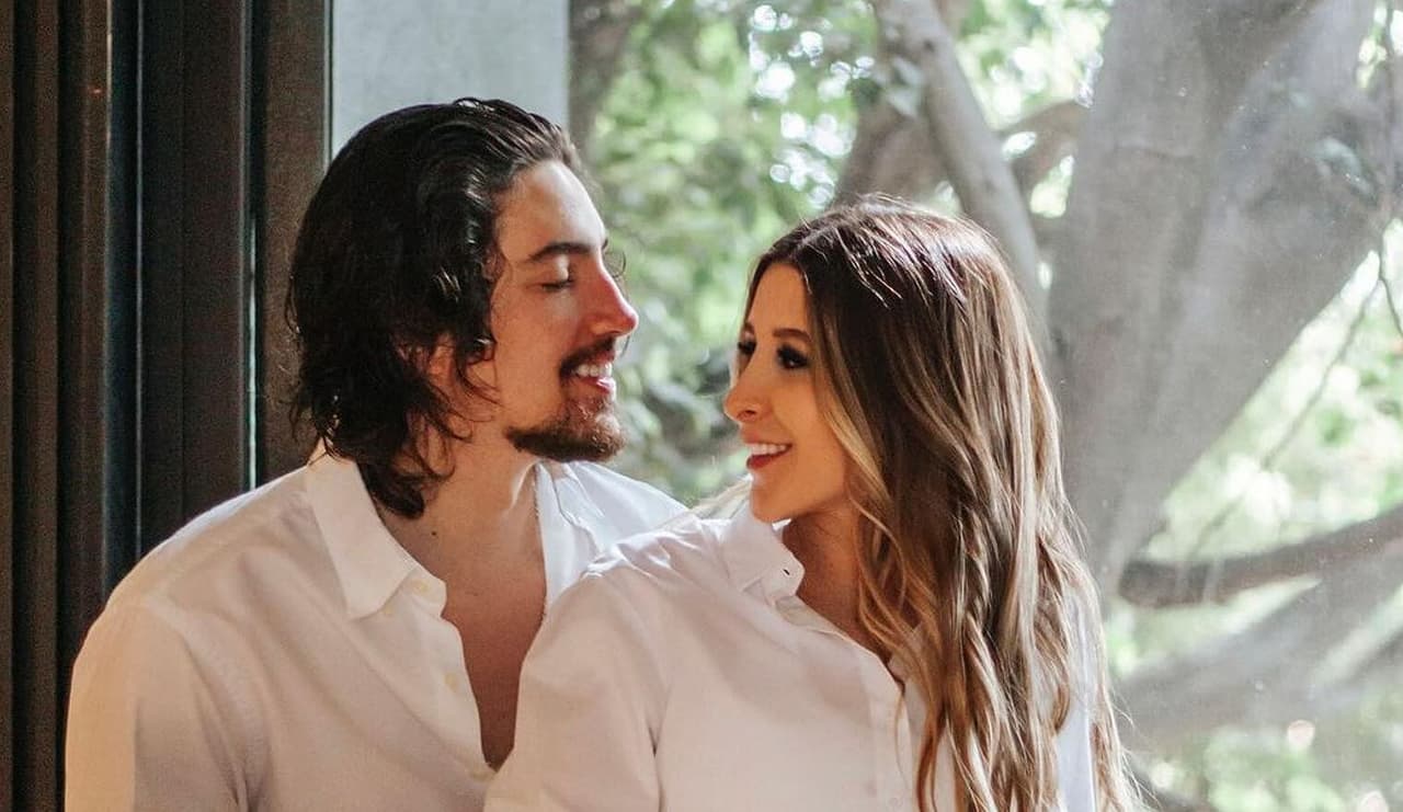 Alex Fernández celebrará su boda religiosa con su esposa Alexia