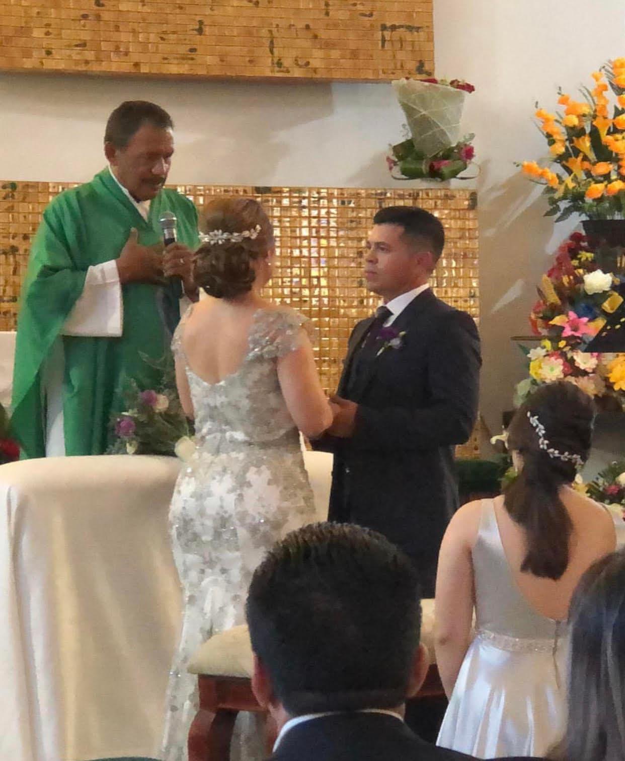 Mazatlán fue el lugar elegido para la misa en la que renovaron sus votos Jorge Medina y Mónica Sánchez.