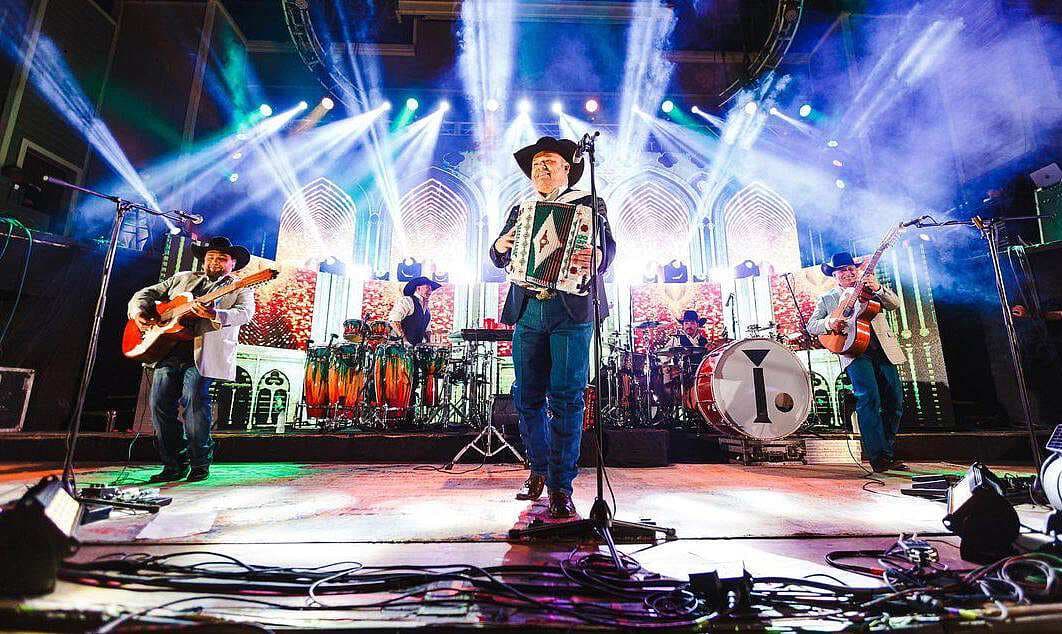 Intocable dará a conocer el sencillo 'Jamás te Soltaré'