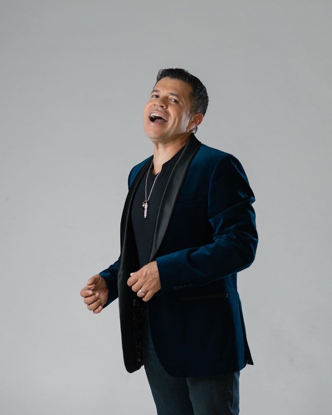 Jorge Medina prepara el lanzamiento de 'Te Quiero Mil', su nueva canción