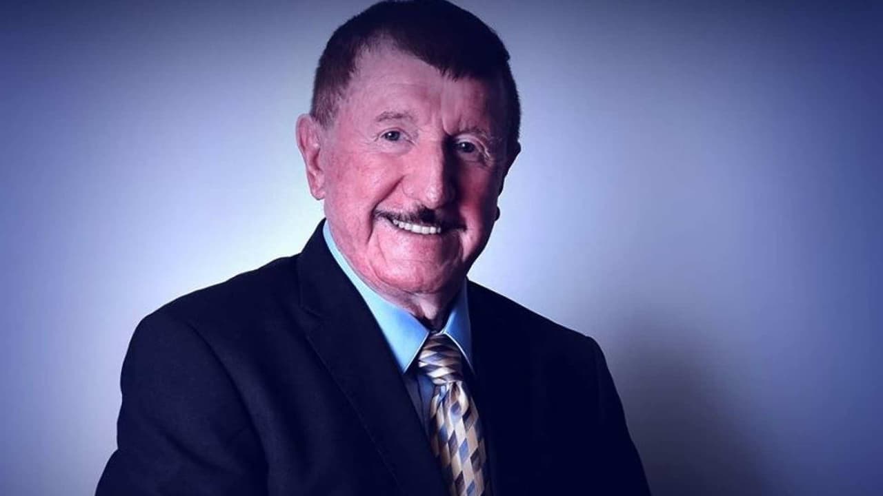 Tras meses de recuperación, Don Germán Lizárraga ya puede caminar
